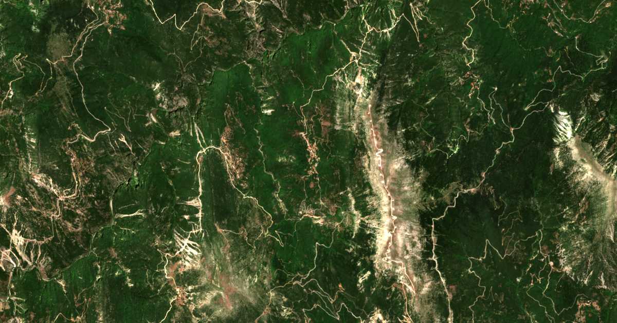 Satelitska karta: Perísta