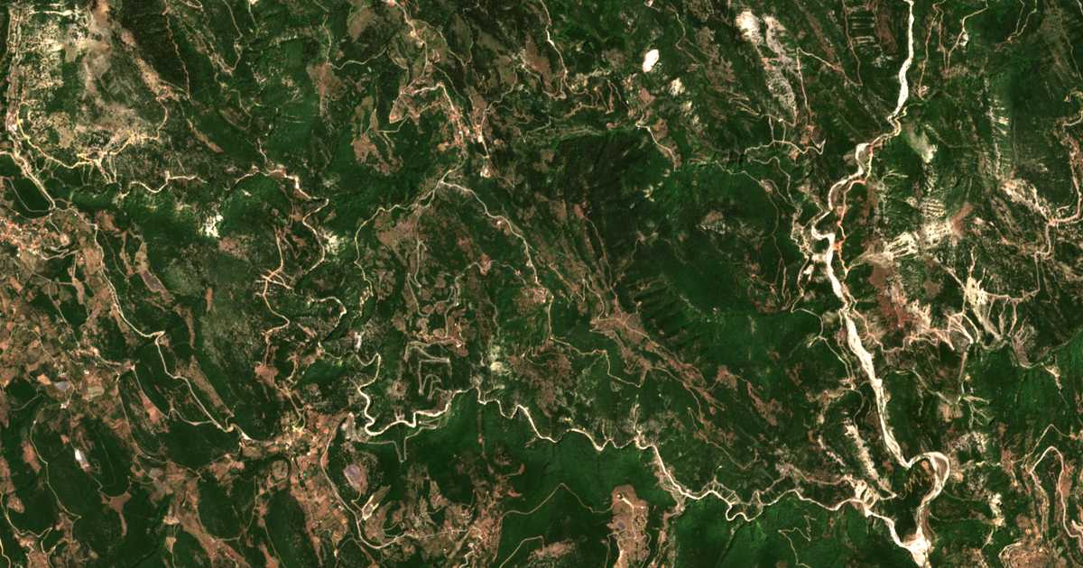 Satelitska karta: Aetópetra