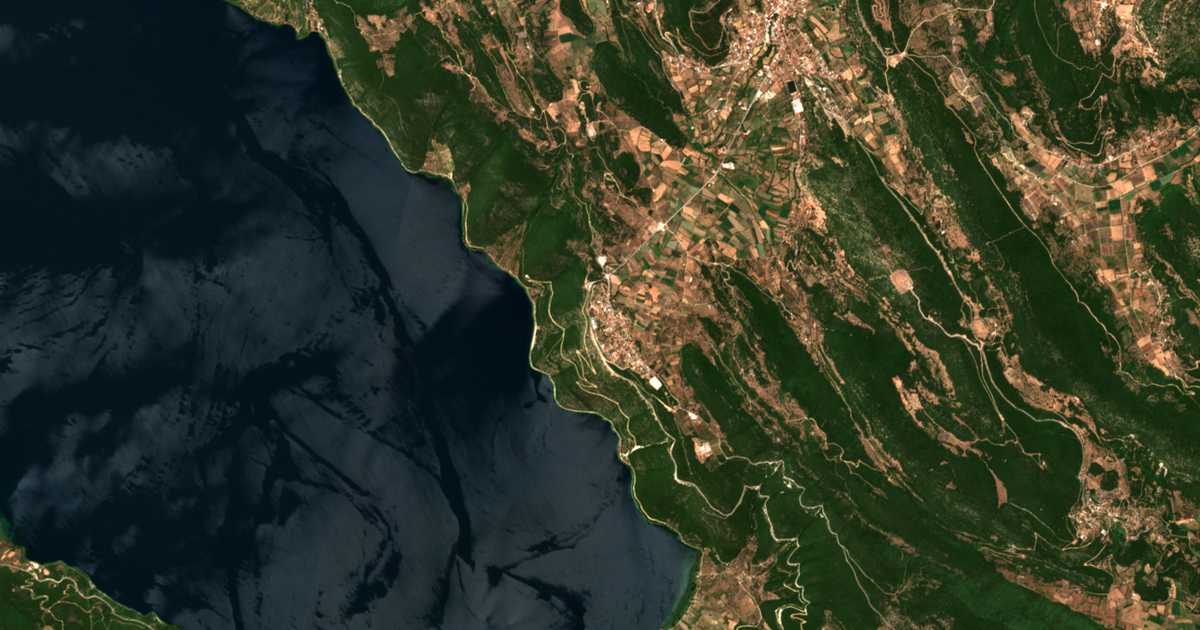 Satelitska karta: Petrochórion