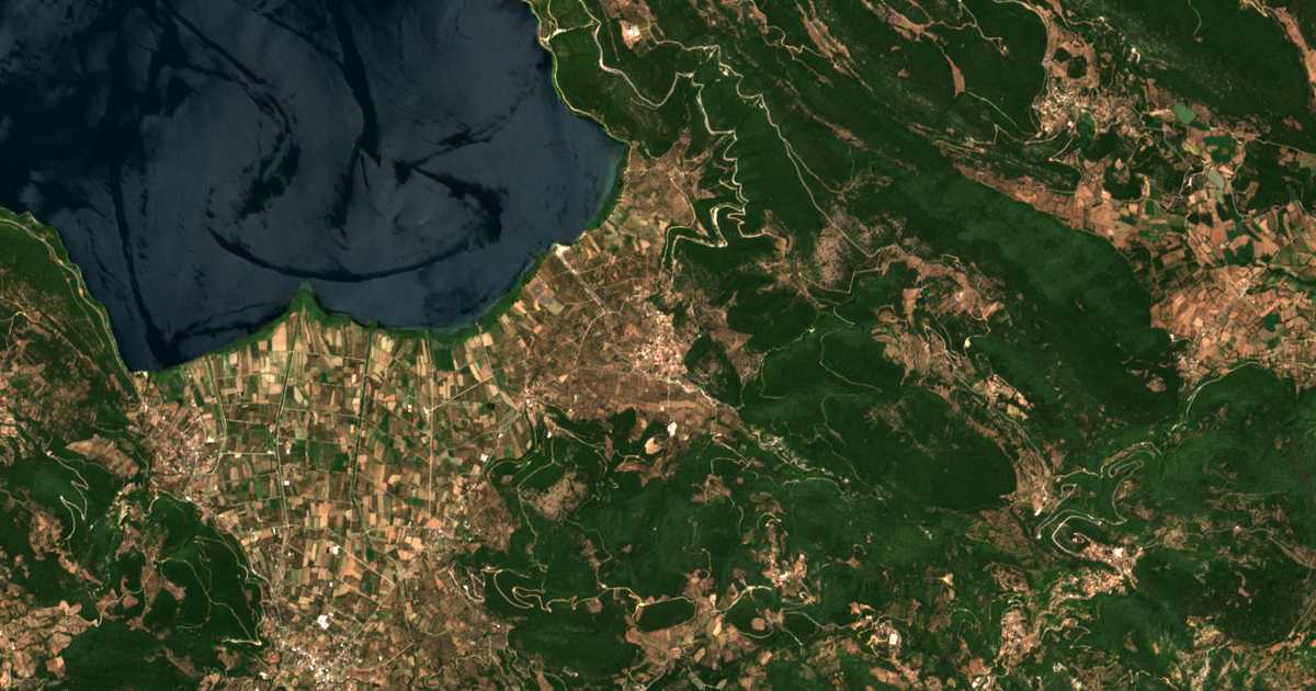 Satelitska karta: Sitarálona