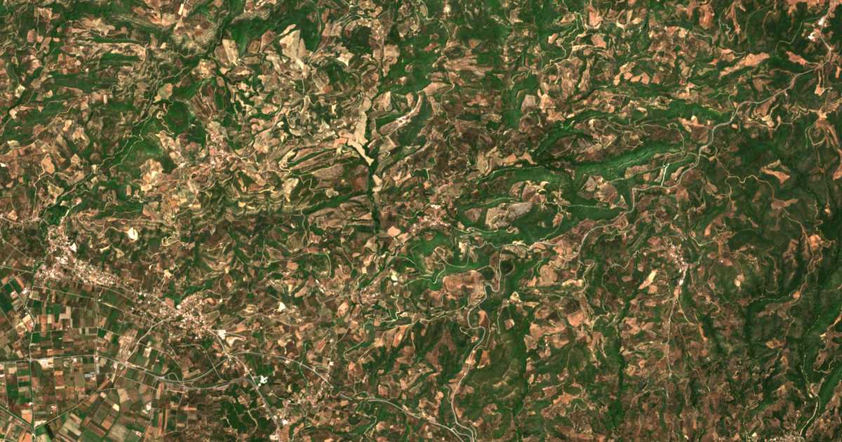 Satelitska karta: Kládeos