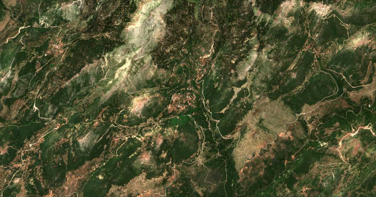 Satelitska karta: Lámpeia