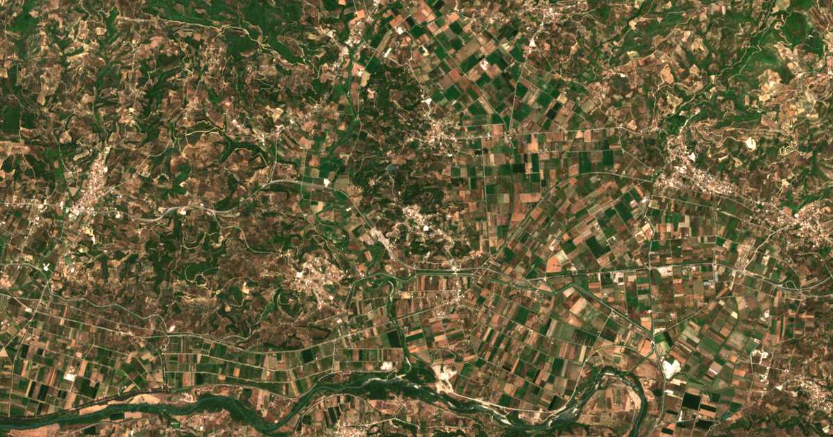Satelitska karta: Stréfion