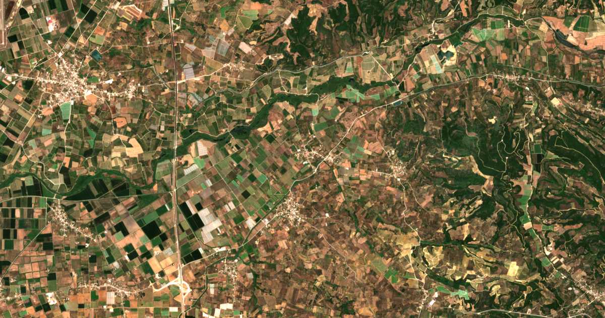 Satelitska karta: Kalývia