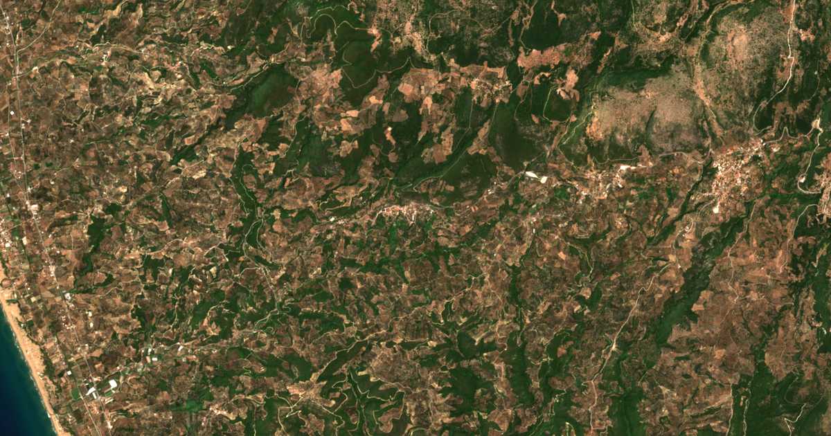 Satelitska karta: Lépreon