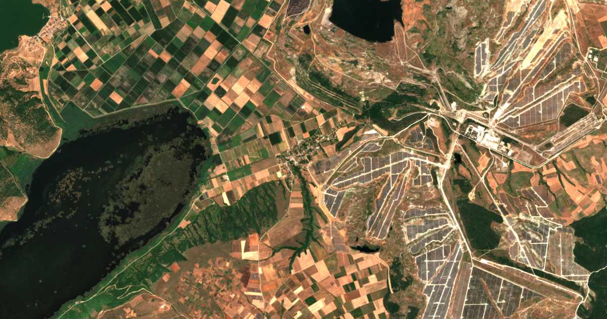 Satelitska karta: Anárgyroi