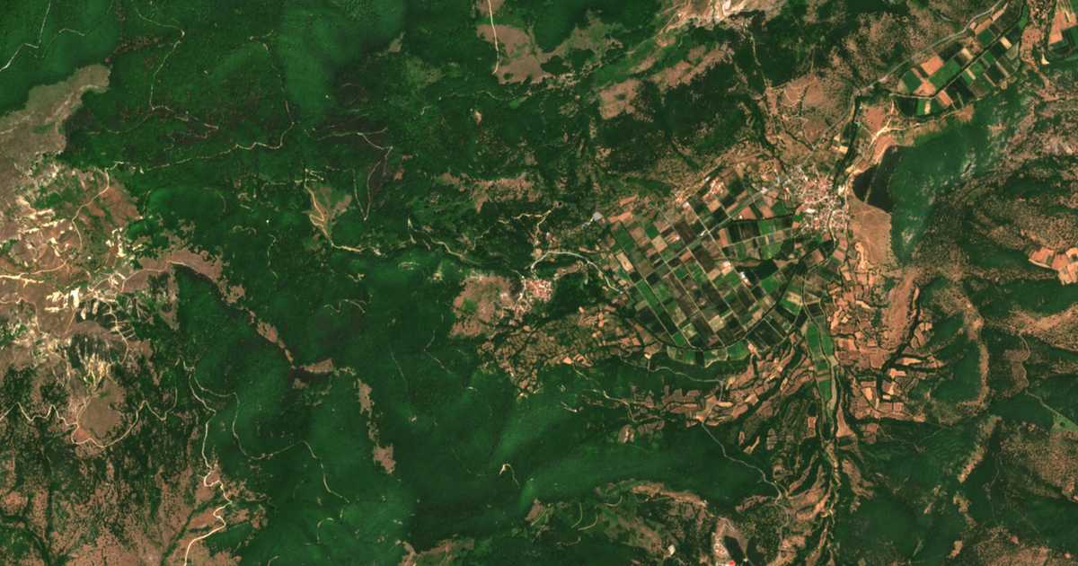 Satelitska karta: Asprógeia