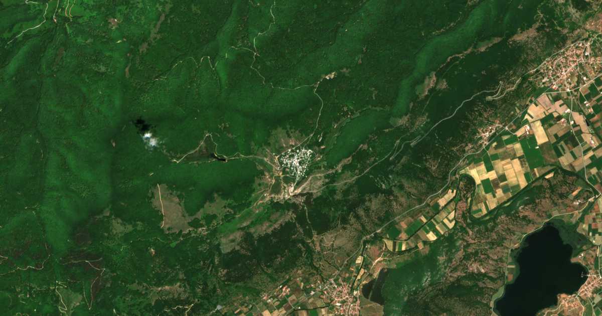 Satelitska karta: Nymfaíon