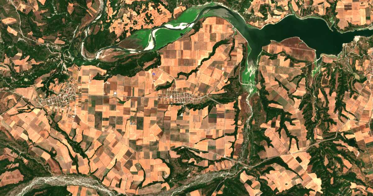Satelitska karta: Dímitra