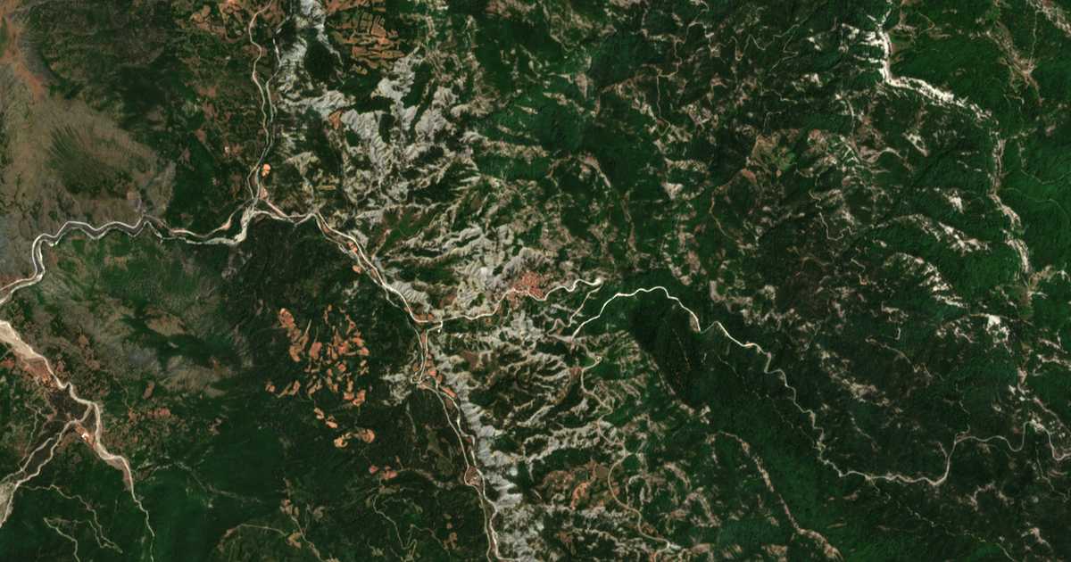 Satelitska karta: Eptachóri