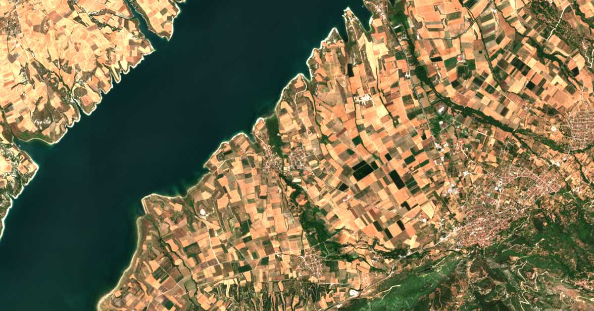 Satelitska karta: Kranídia